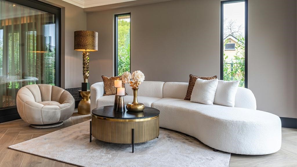 Przepis na Luksus: Jak Stworzyć Salon w Stylu Nowoczesnego Glamour Krok po Kroku